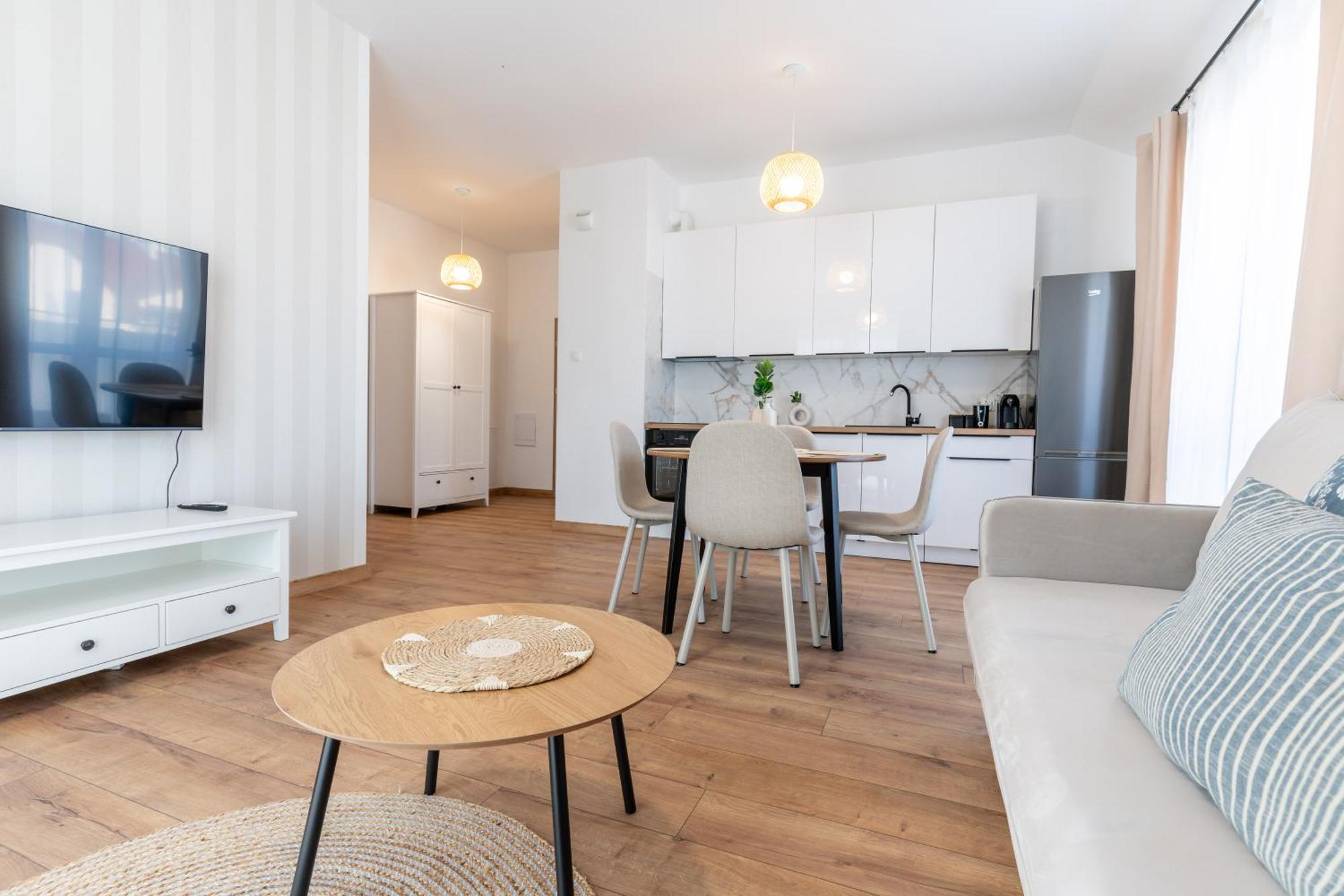 Lubava Z Garazem Podziemnym I Klimatyzacja, Netflix, Tv55', Winda Apartment